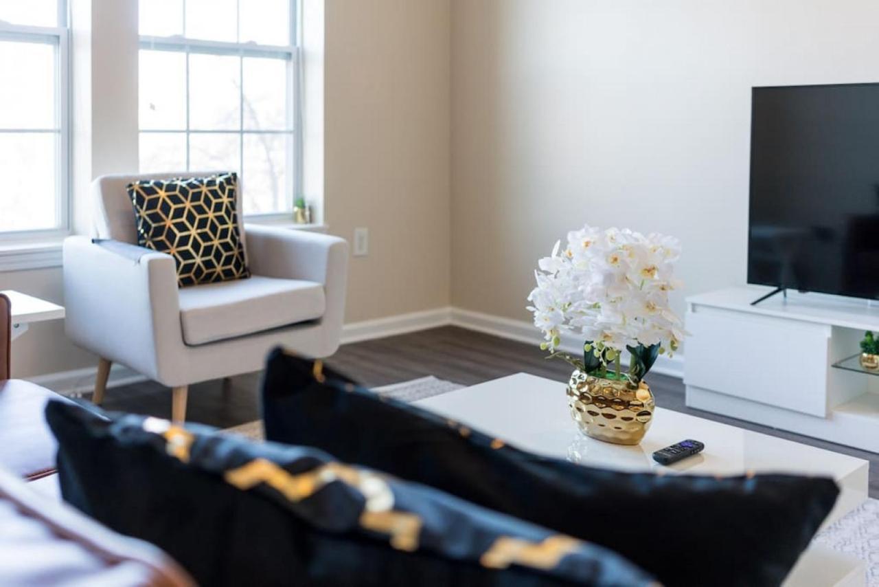 Private Bed Downtown Indy - Shared Apartment Indianapolis Bagian luar foto