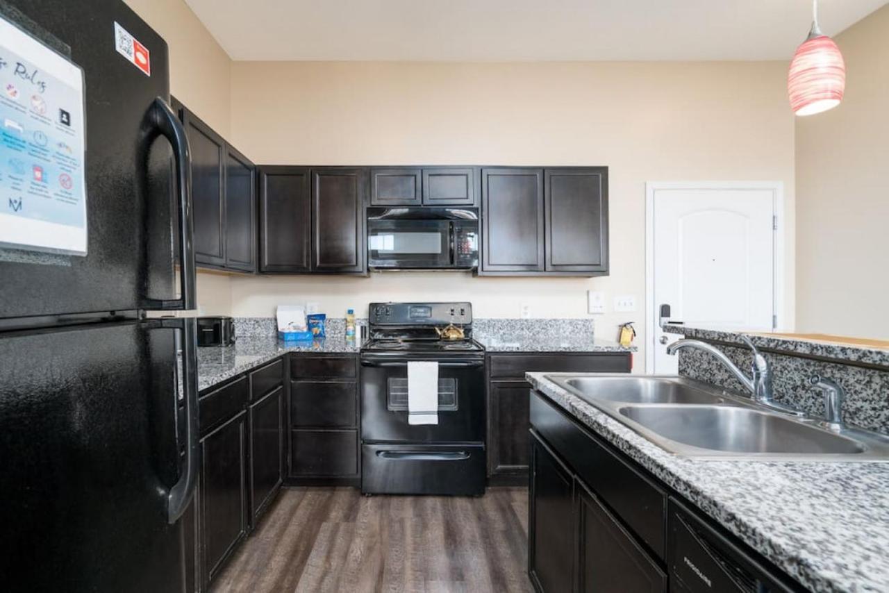 Private Bed Downtown Indy - Shared Apartment Indianapolis Bagian luar foto